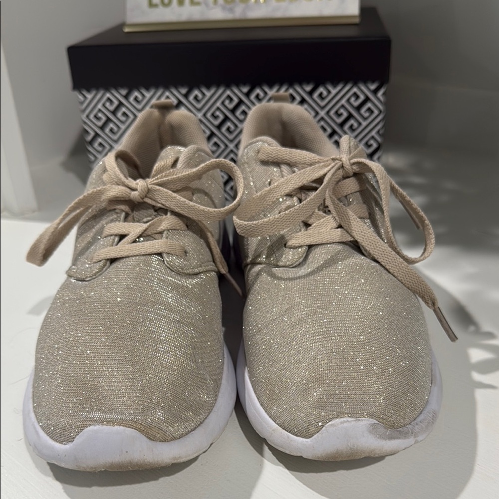 Women's sparkle nude sneaker !!!